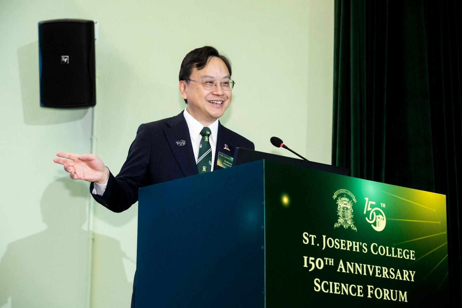 香港科學院院長兼香港中文大學校長盧煜明教授。