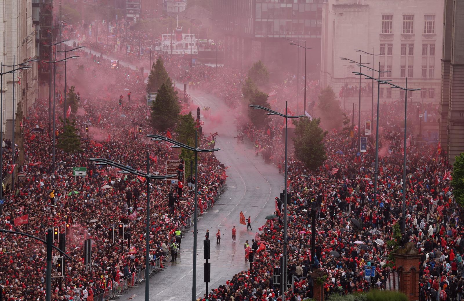 利物浦英超勝利巡遊。(路透社)