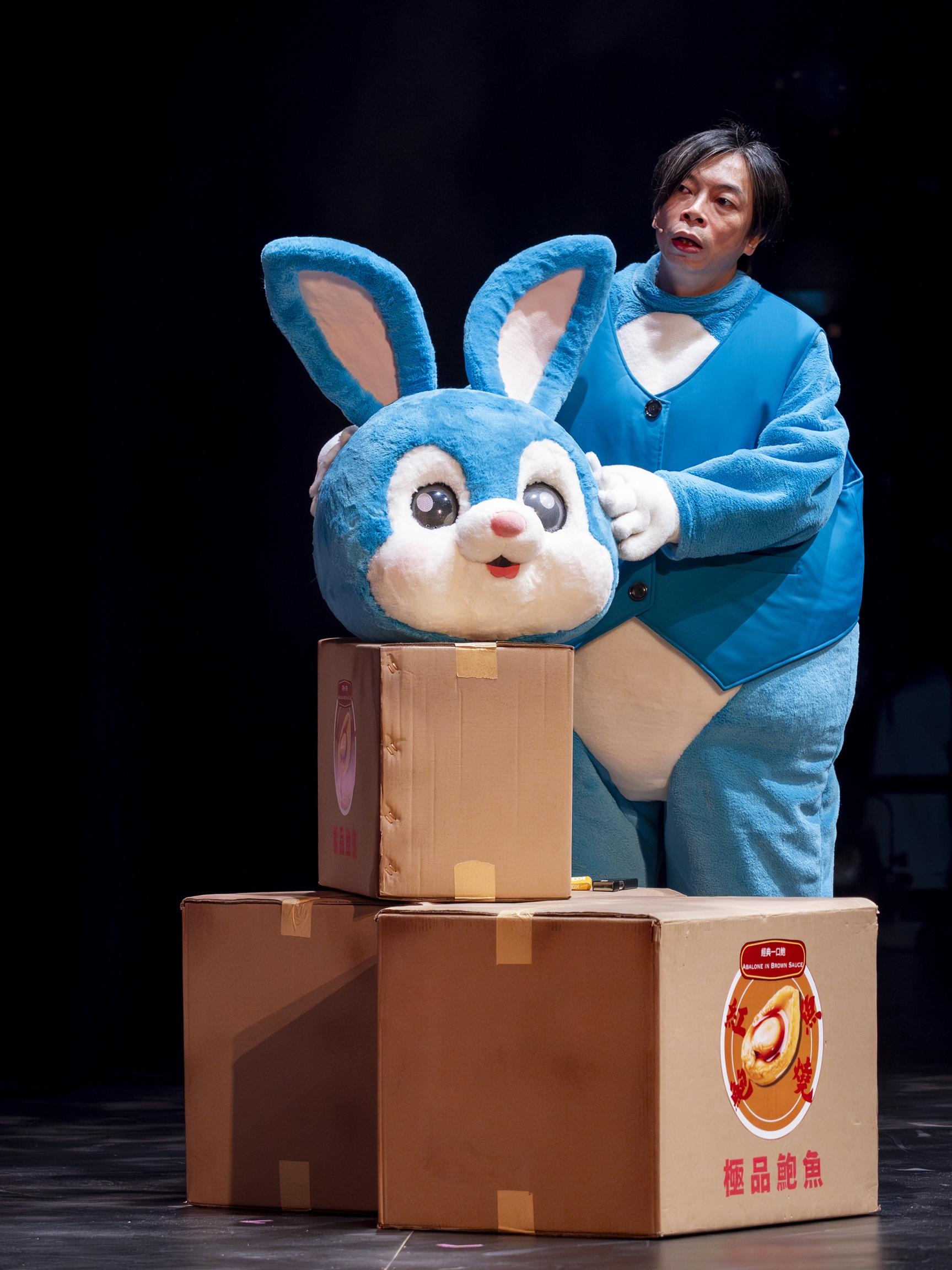 《SUCK樂園》6位員,一人分飾多角,施展渾身解數。