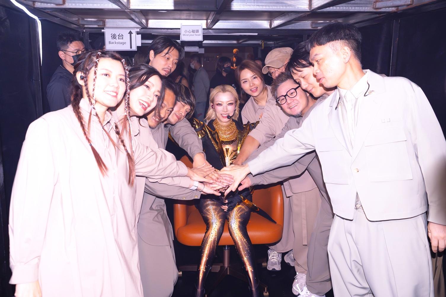 演唱會音樂部份的幕後班底。