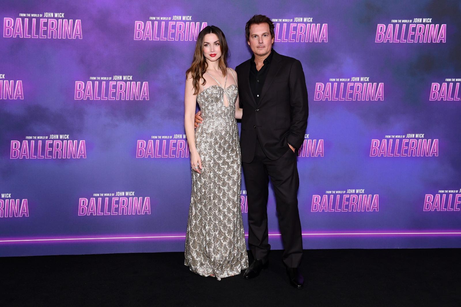 女主角安娜迪艾瑪絲偕導演連韋斯曼齊齊踏上紅地氈。