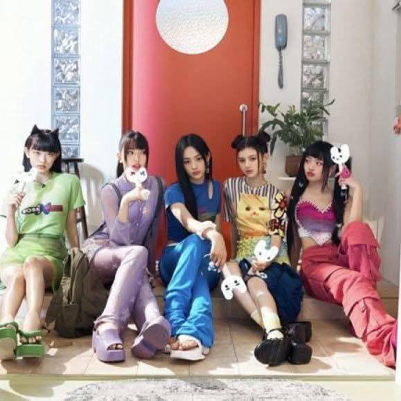 Fans現在最關心是NewJeans的動向。