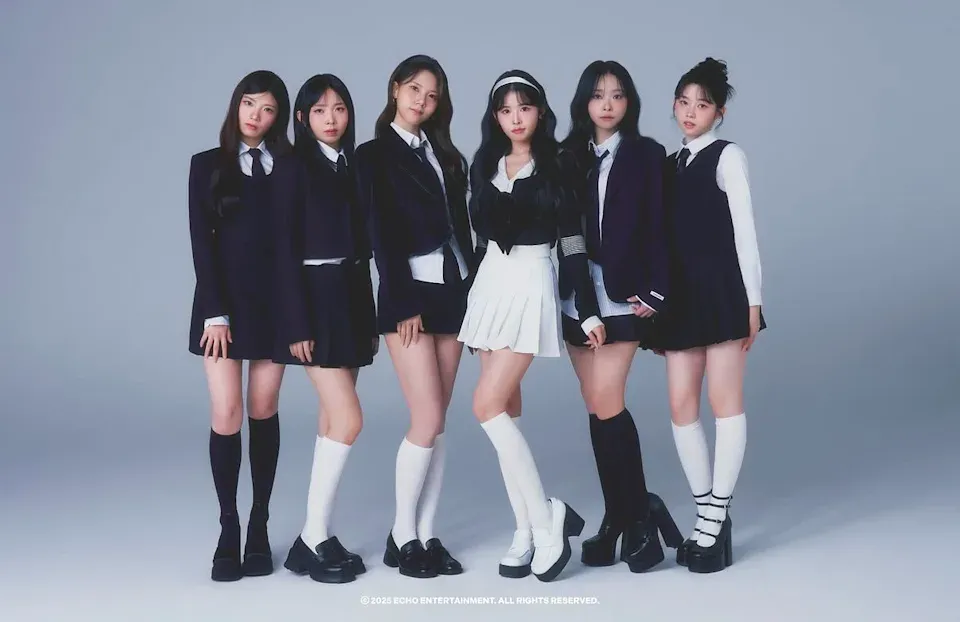 SMORX 由六位成員組成