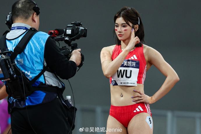 「跨欄女神」中國田徑運動員吳艷妮(微博)