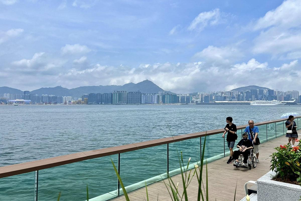 羅淑佩推介灣仔至北角嘅沿海步行路線,圖為東岸板道附近。(羅淑佩FB)