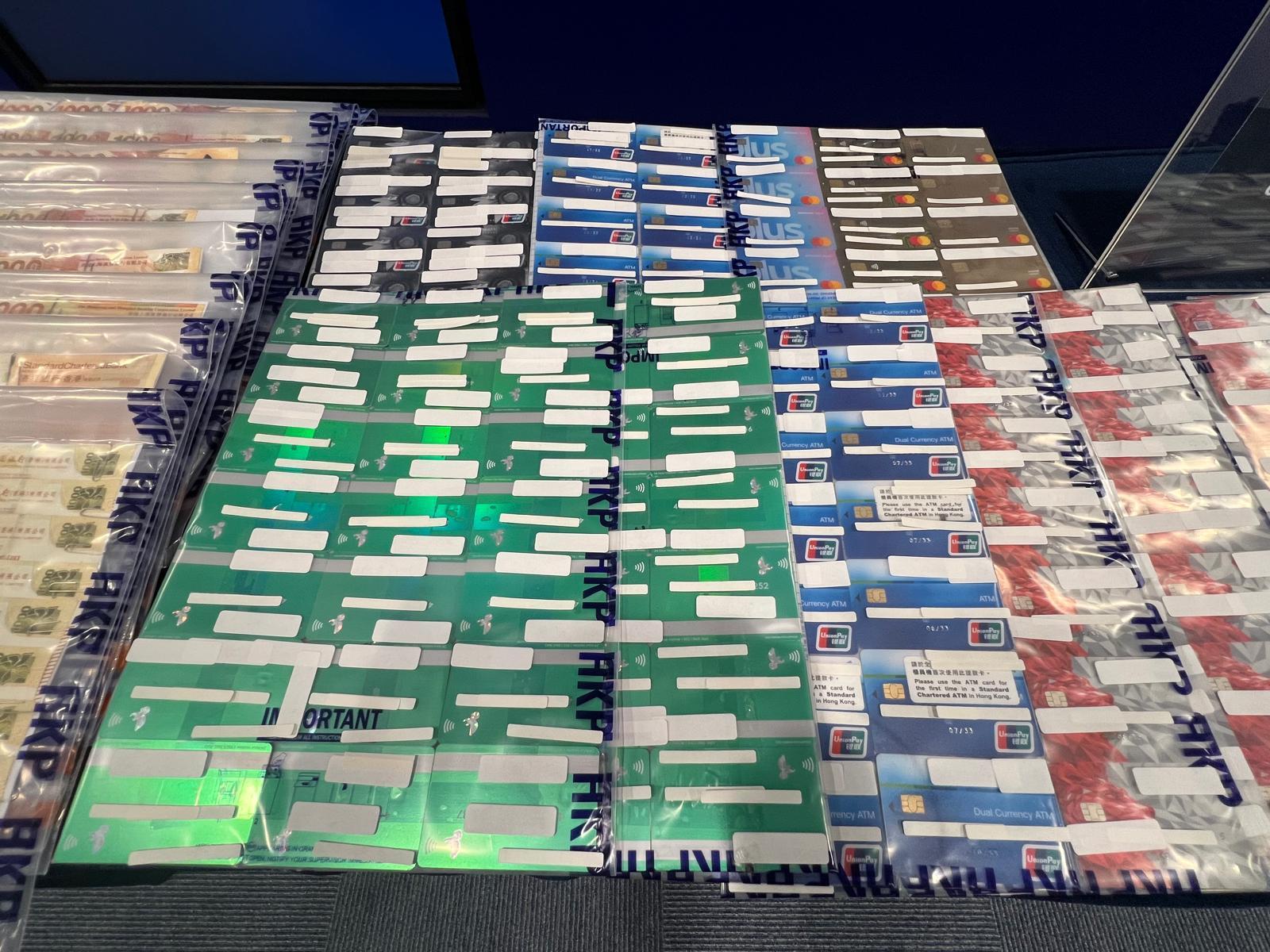 警方破獲涉款過億元洗黑錢案,拘捕12人,相信已成功瓦解一個活躍於內地及香港的洗黑錢跨境犯罪集團。