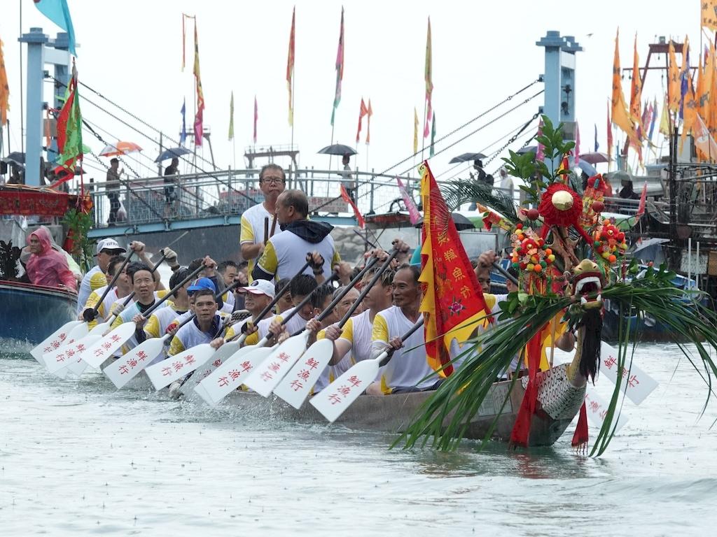 大澳︱端午龍舟遊涌 獨特水上祈福儀式
