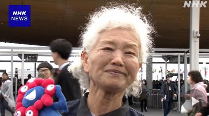 山田外美代在大阪關西世博開幕日入場。(互聯網)