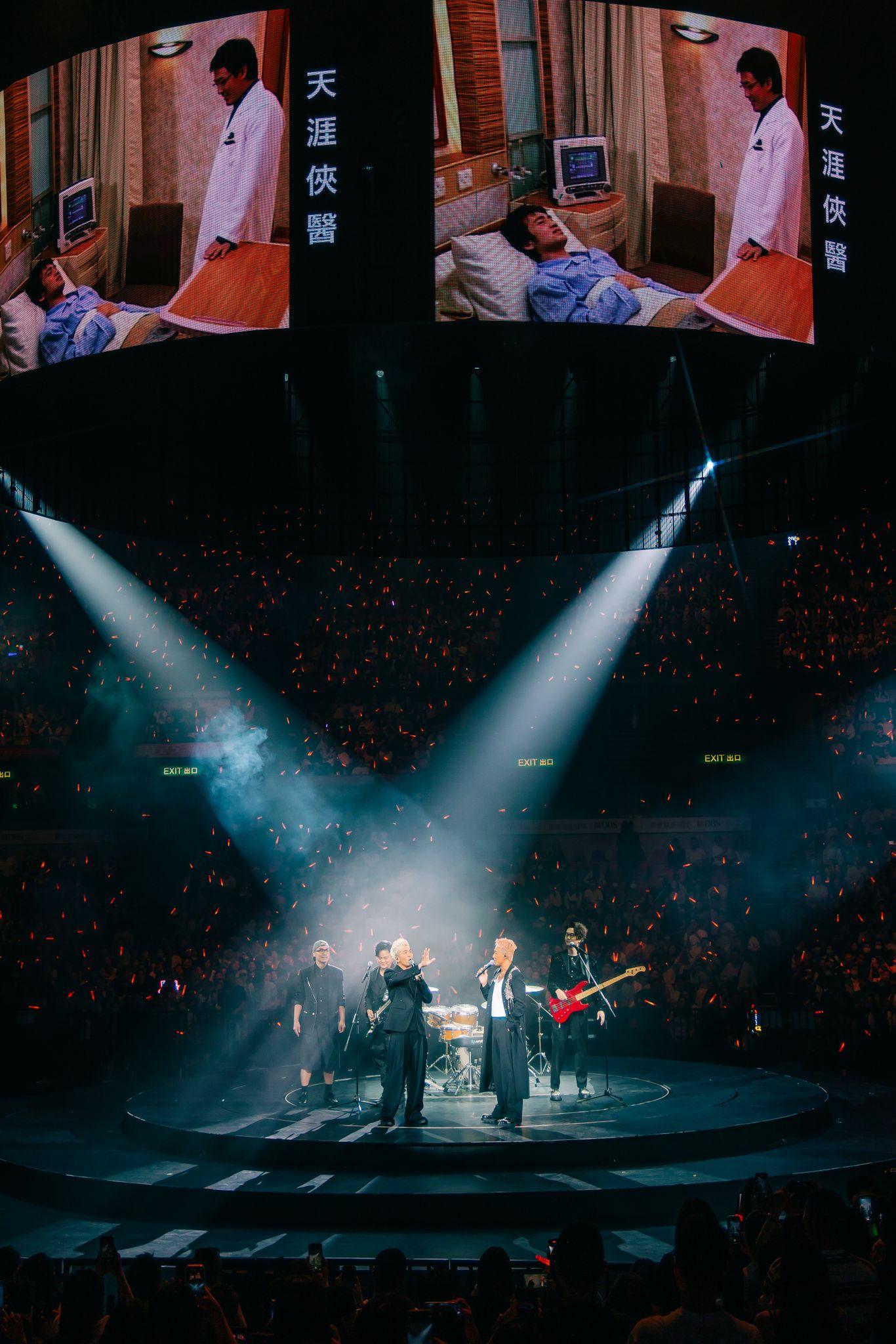 黃天翱(Tim)與阿峯曾合演劇集《天涯俠醫》。