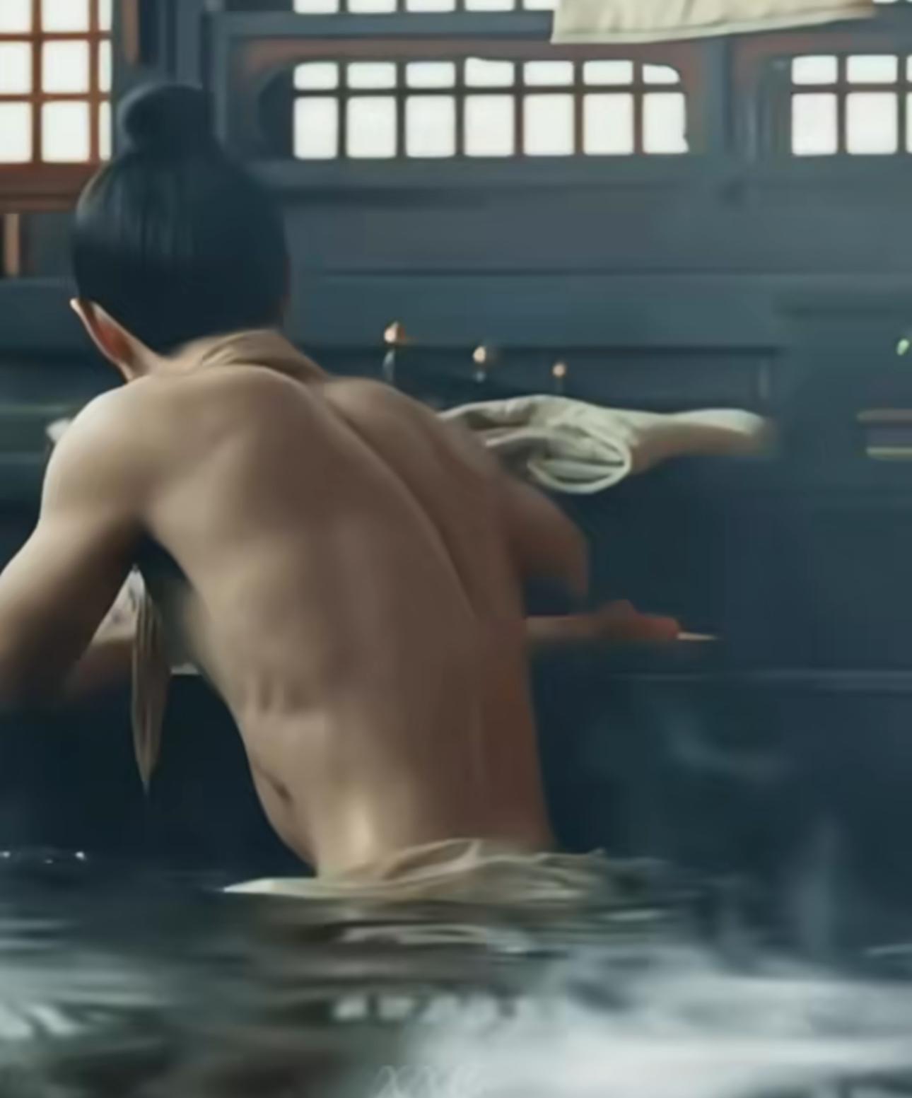 肖戰在《藏海傳》大曬背肌。