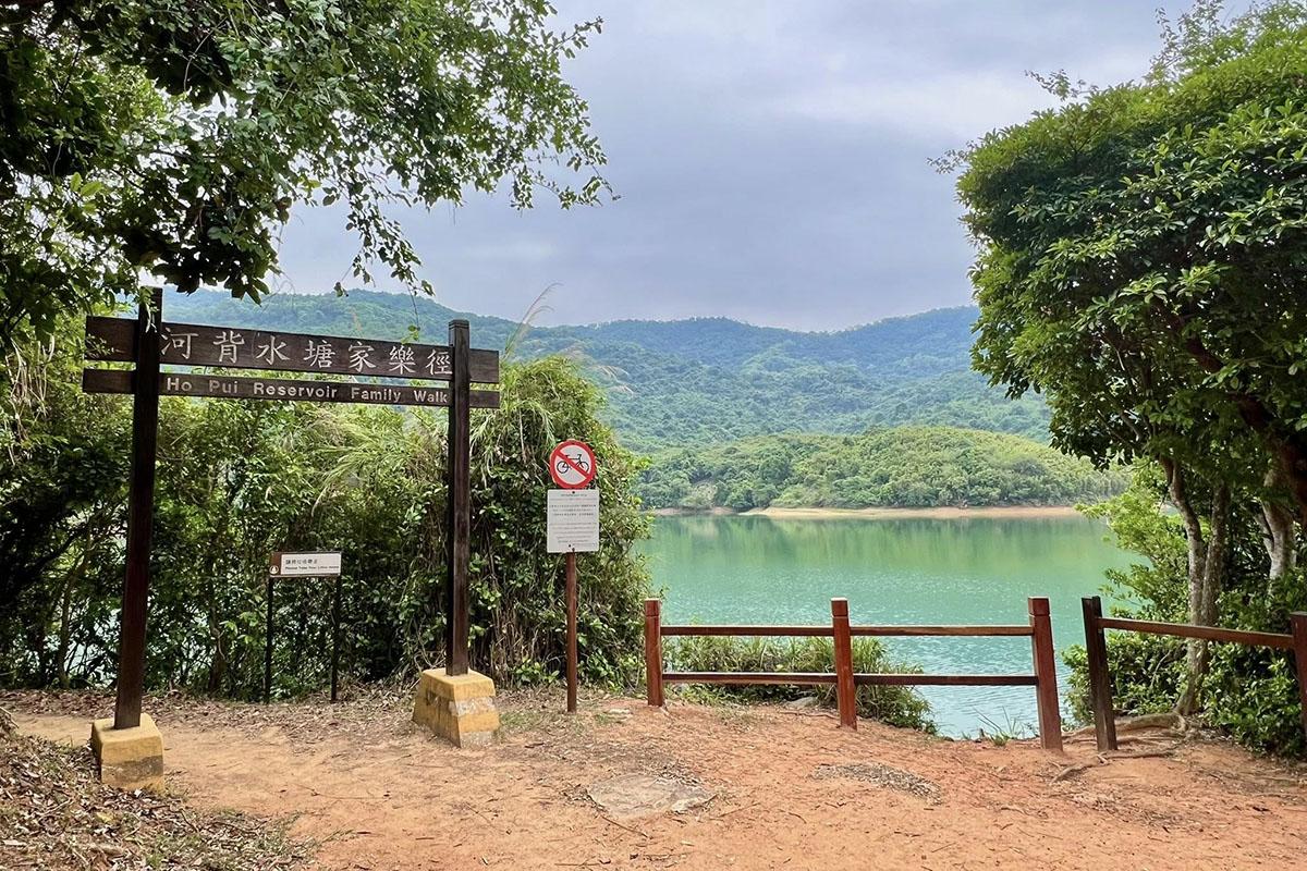 羅淑佩親身體驗「四山」旅遊之一嘅大帽山。(羅淑佩FB)