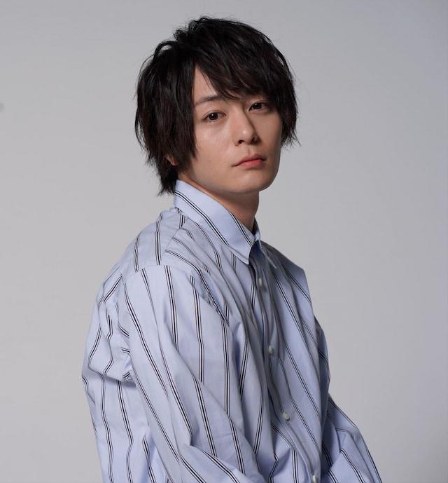 犬飼貴丈追星14年終於得米,與偶像指原發展姐弟戀。