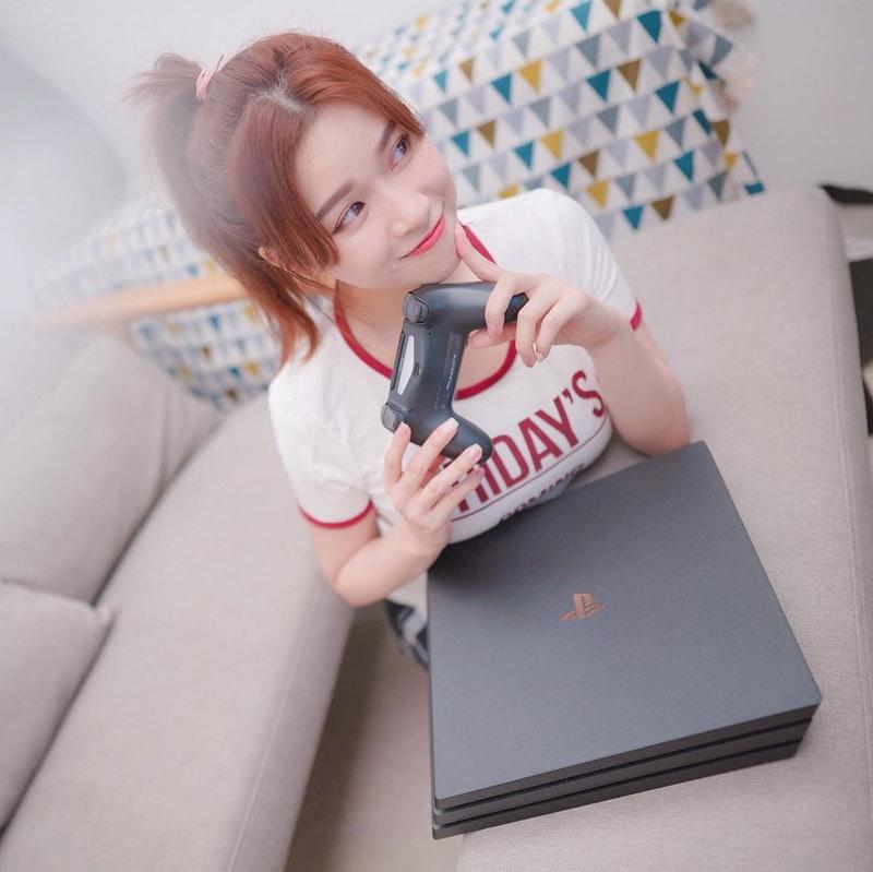 Renee一向有玩開賽車、槍擊Game,自爆最長試過連玩9小時。