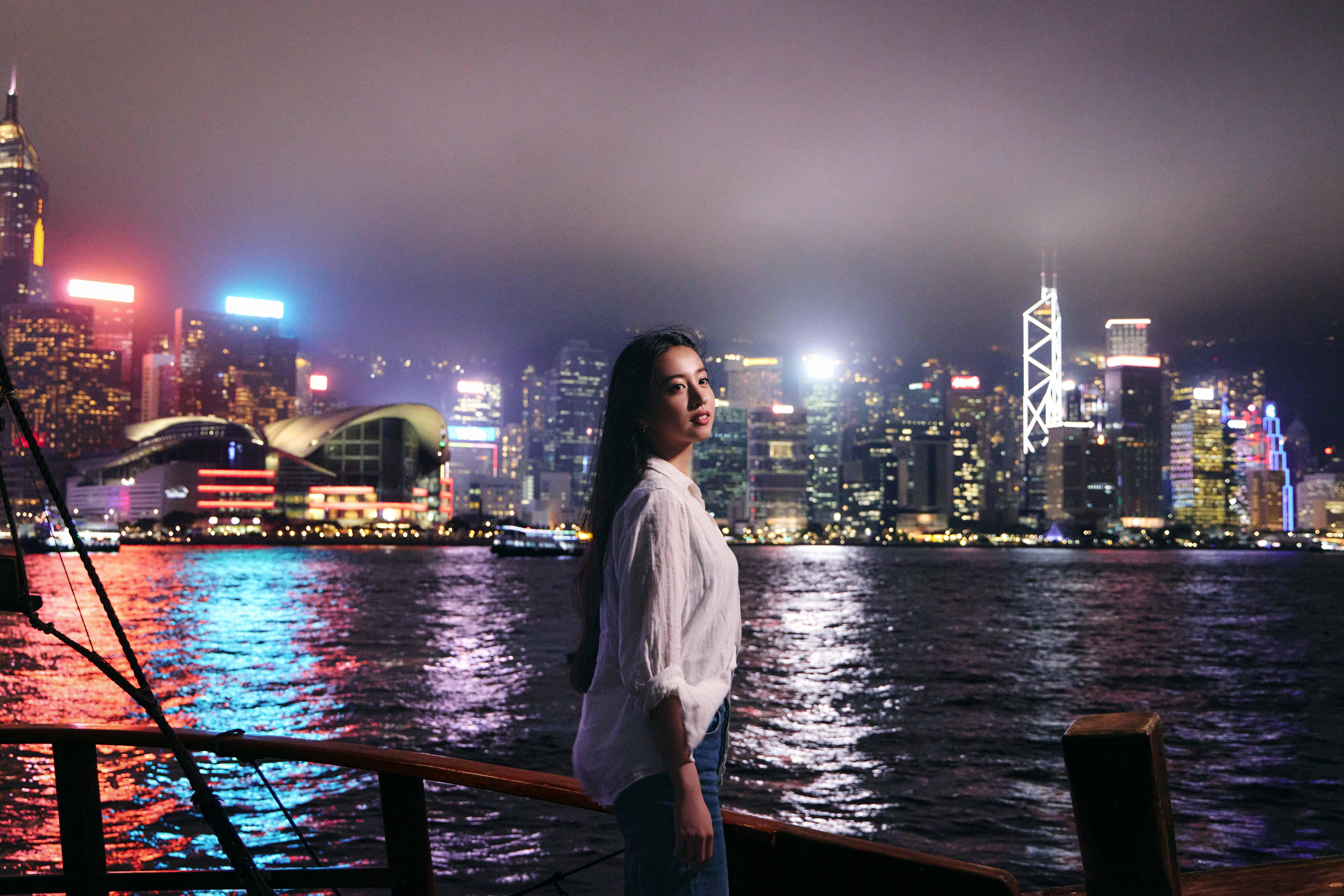 木村光希應香港旅遊發展局邀請,來香港遊覽中、上環等地,並拍攝宣傳片。(旅發局提供)