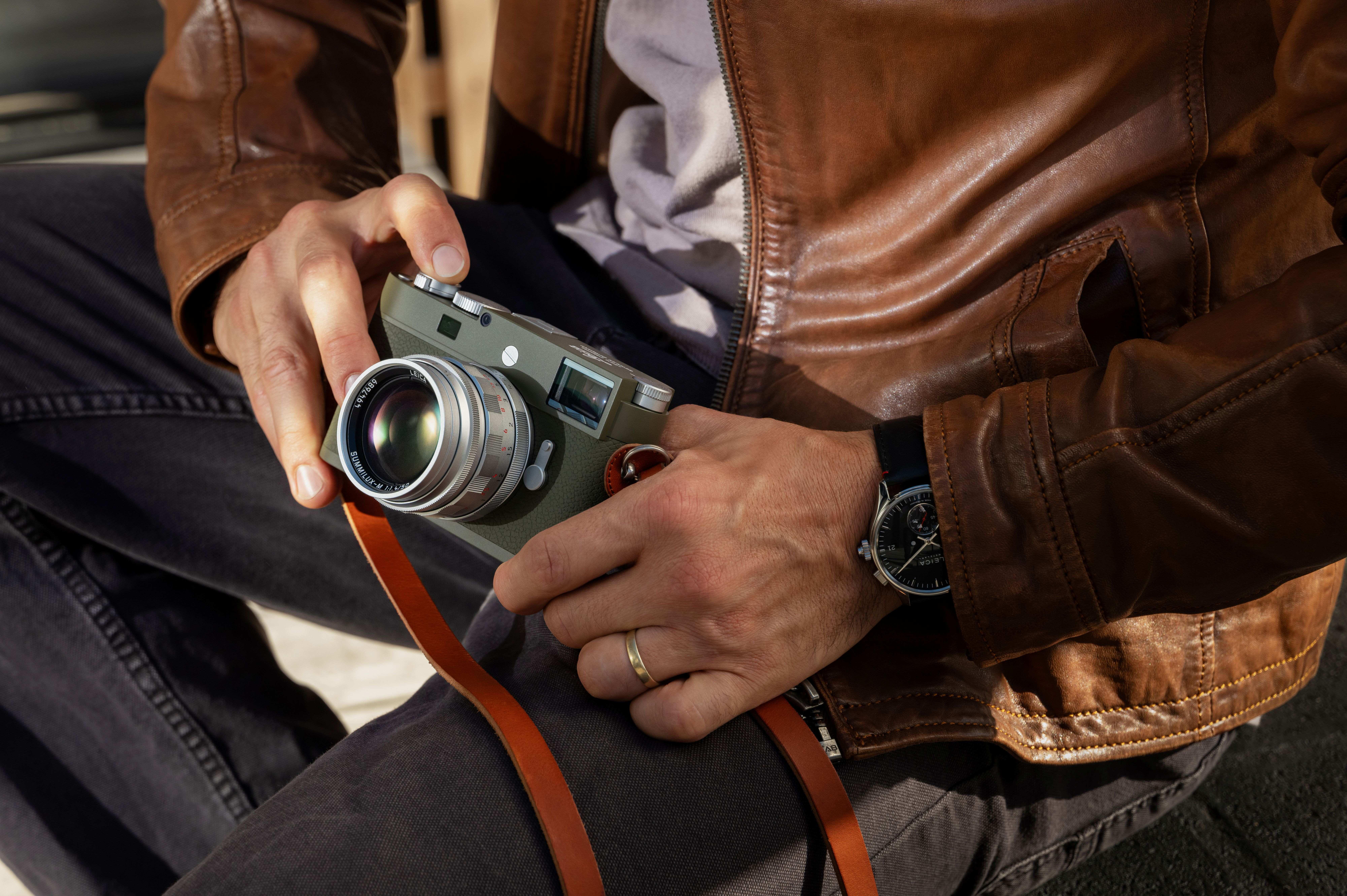 Leica M11-P Safari機身為啞光橄欖綠漆面。