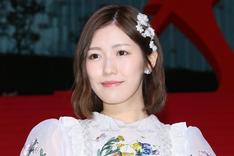 現年31歲的渡邊麻友再度成為網民焦點。