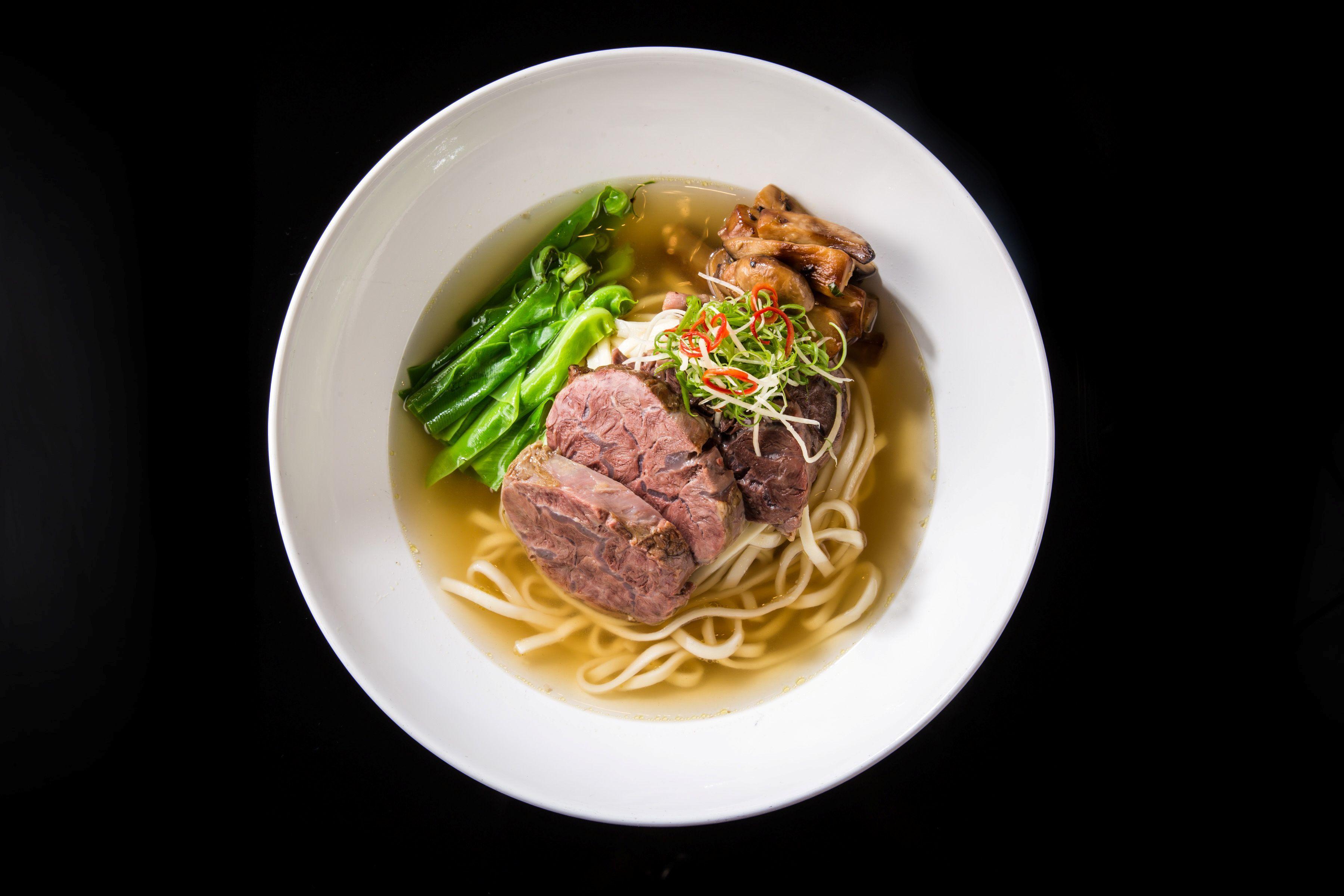 招牌冠軍清燉牛肉麵