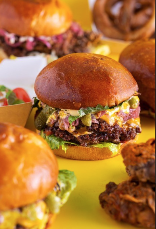 Sick! Burger招牌菜Signature Sick! E.B.L.T 牛肉漢堡