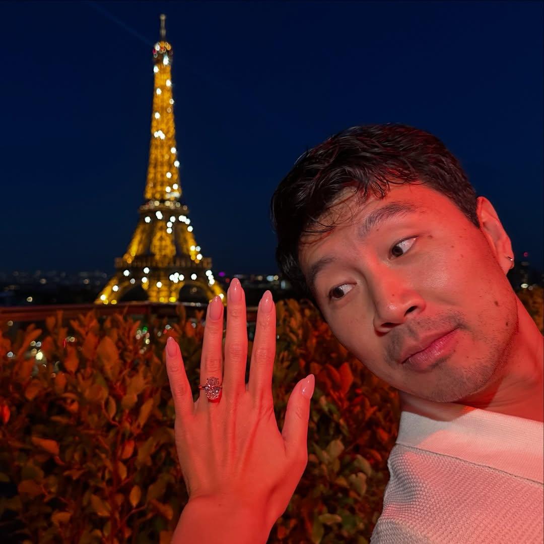 「尚氣」劉思慕成功向台籍女友Allison求婚,大晒巨鑽戒指。