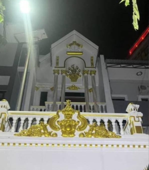 大火發生在西港市的豪華別墅區