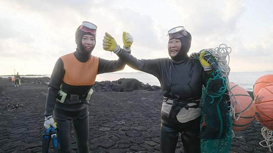 智孝在節目中挑戰海女工作。