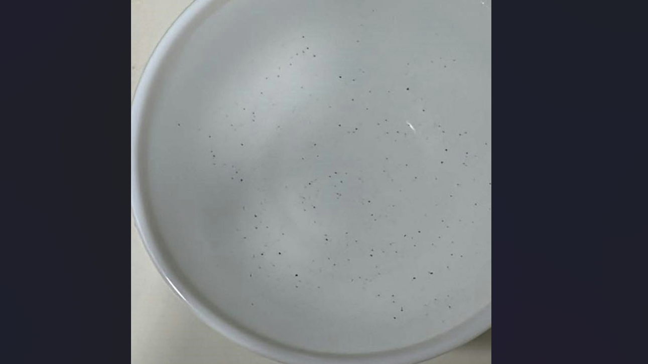 皇后山邨食水現不明黑點(FB群組圖片)