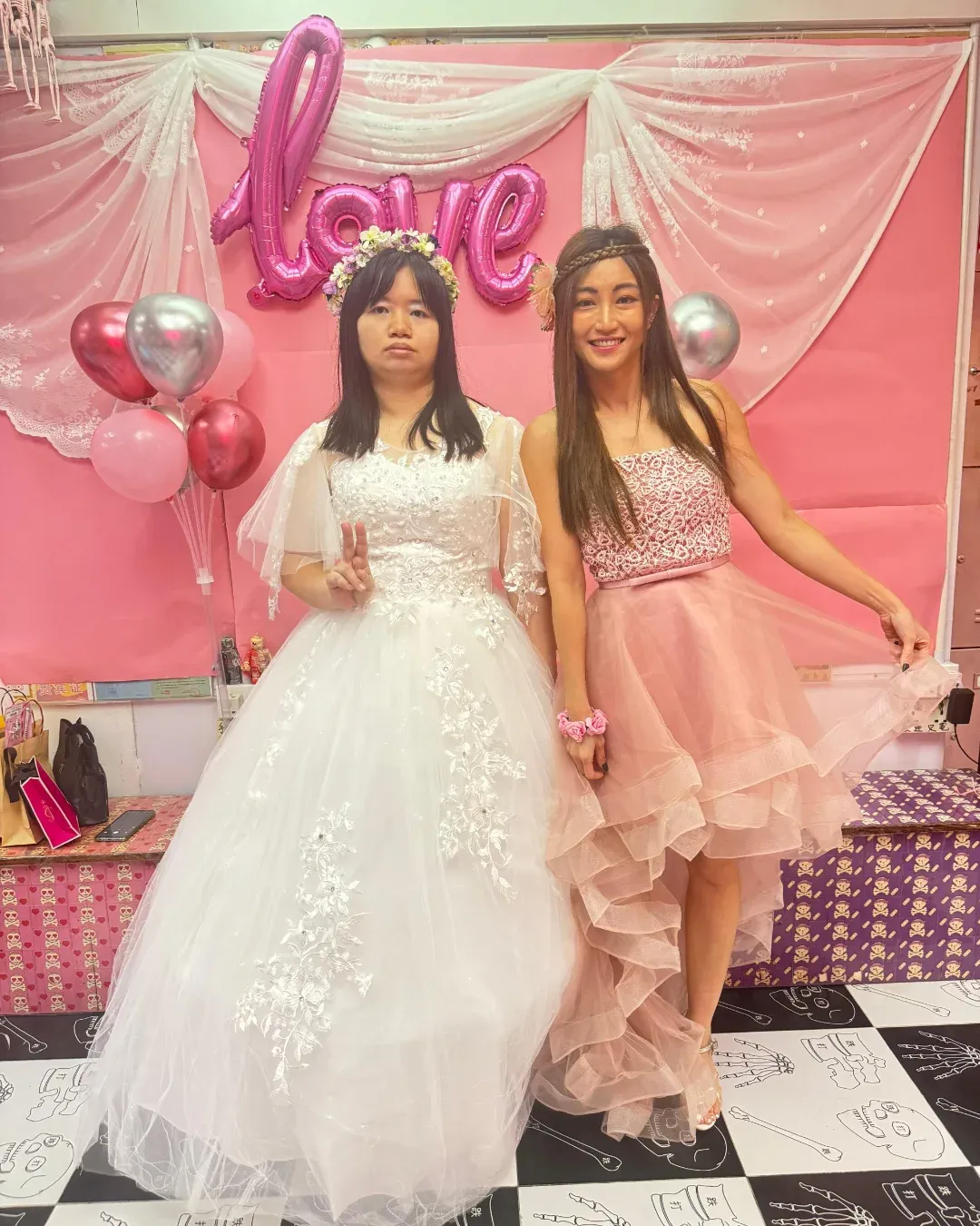 薛影儀去年生日主題是結婚,有黃榕做好姊妹。