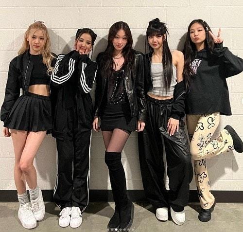 能夠入後台單獨與BLACKPINK合照,Annie的背景當然唔簡單。