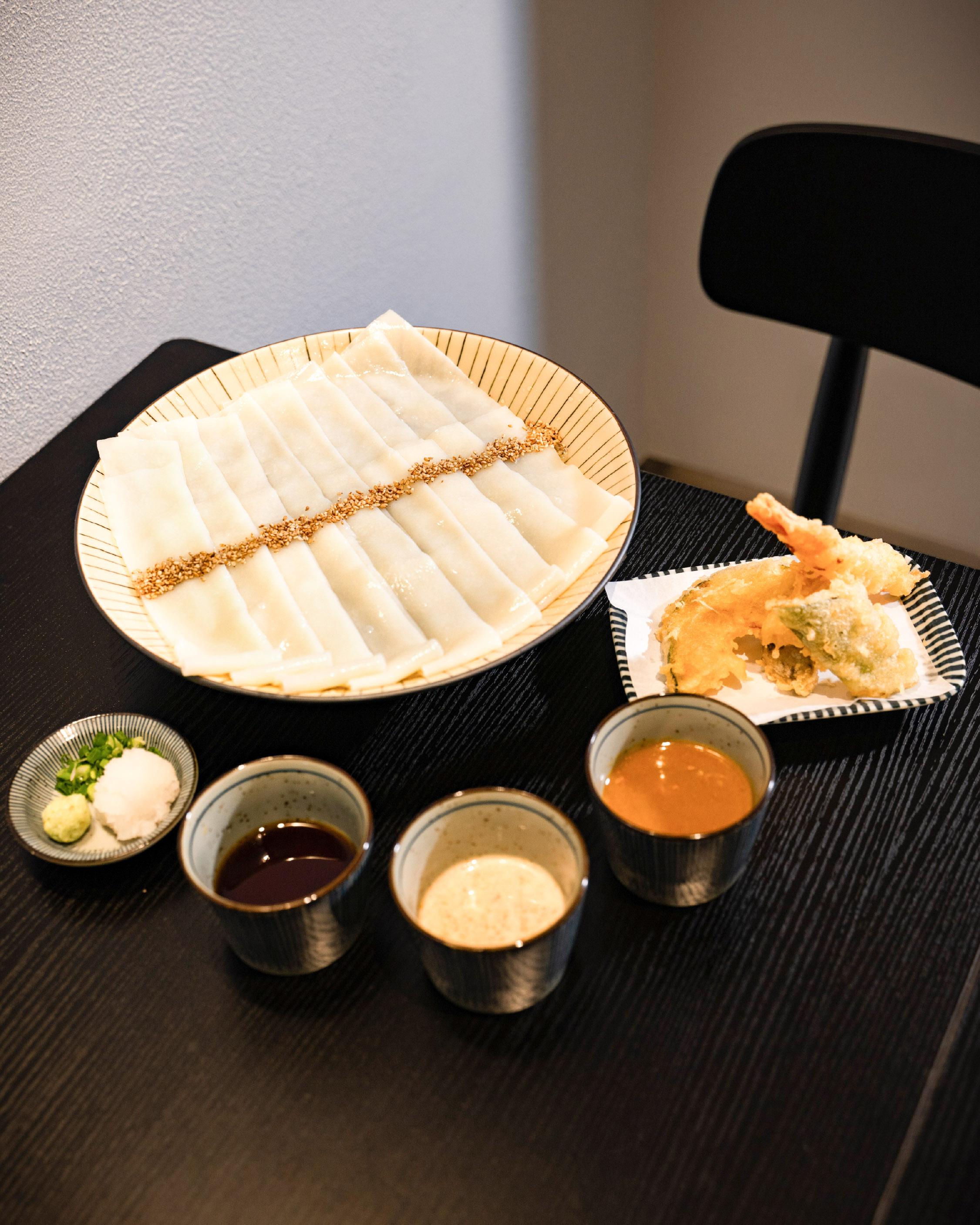 冰鎮闊條烏冬 (白布烏冬) 配天婦羅拼盤套餐