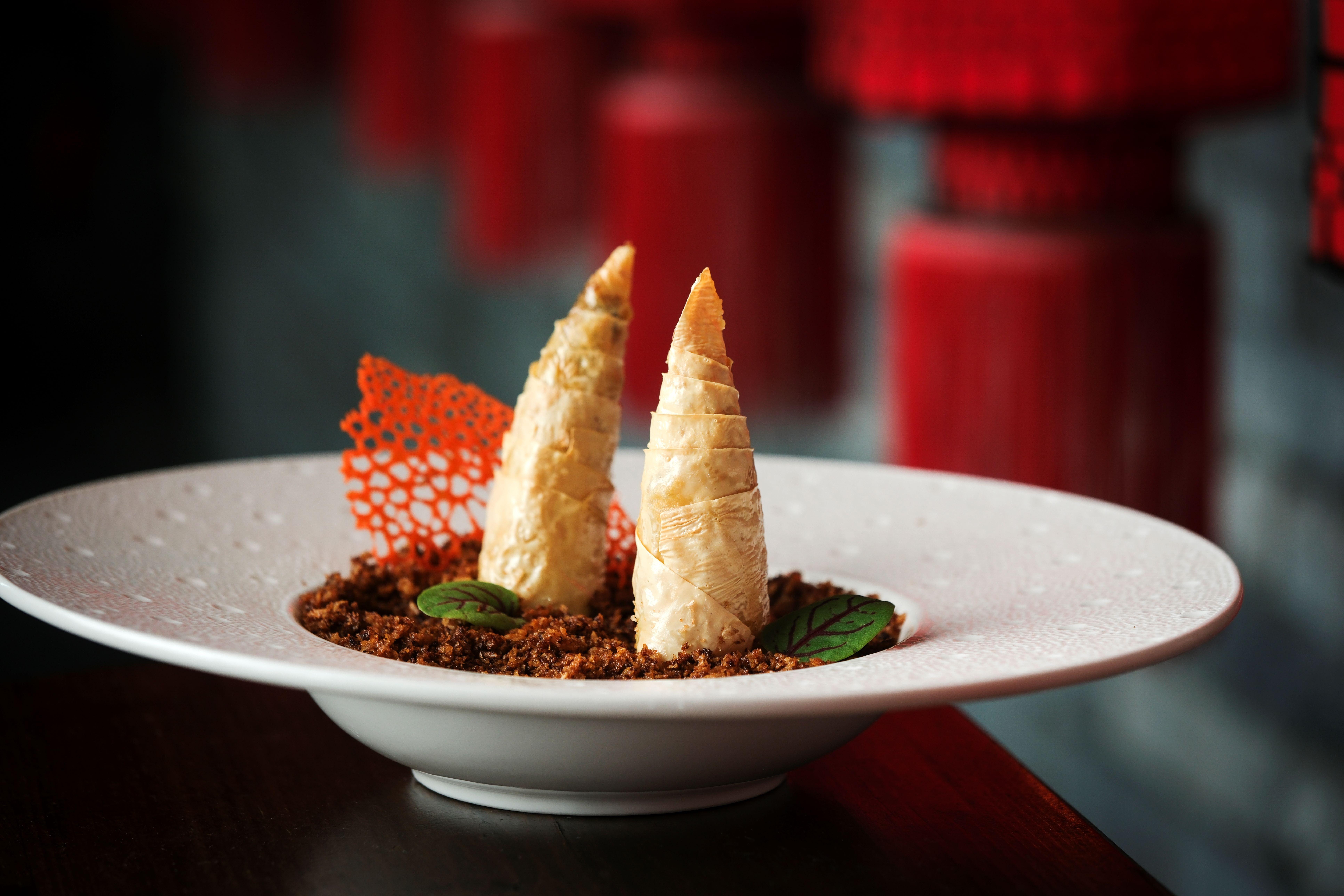 胡同父親節早午餐任食點心之一:姬松菇野箘鲜竹卷