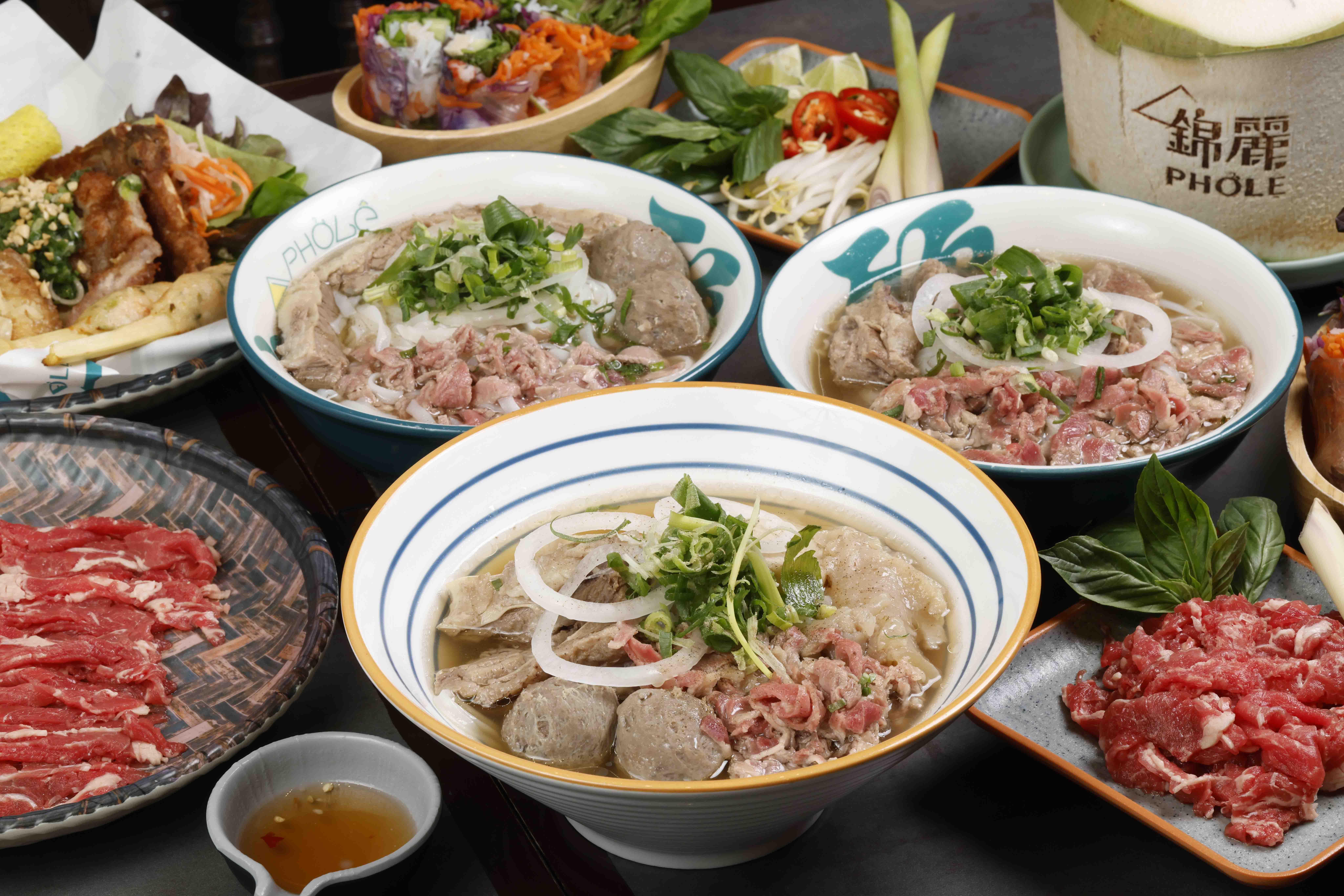 大家想嗒小鮮嫩肉的話,一於點選「錦麗生熟牛肉粉」、「胡志明綜合粉」、「火車頭粉」。