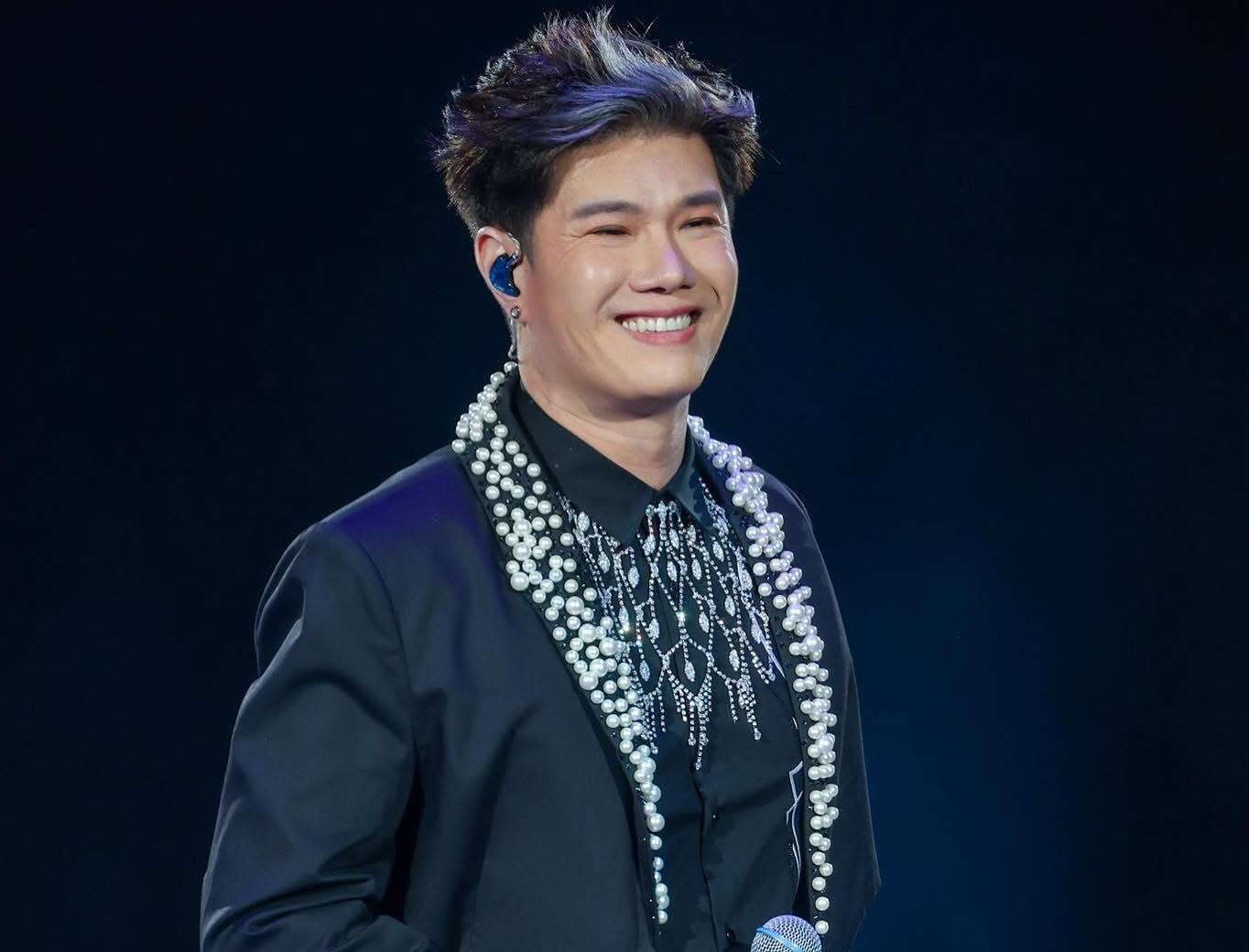 推出《深海》後,代表張與辰正式加盟廣東歌壇。