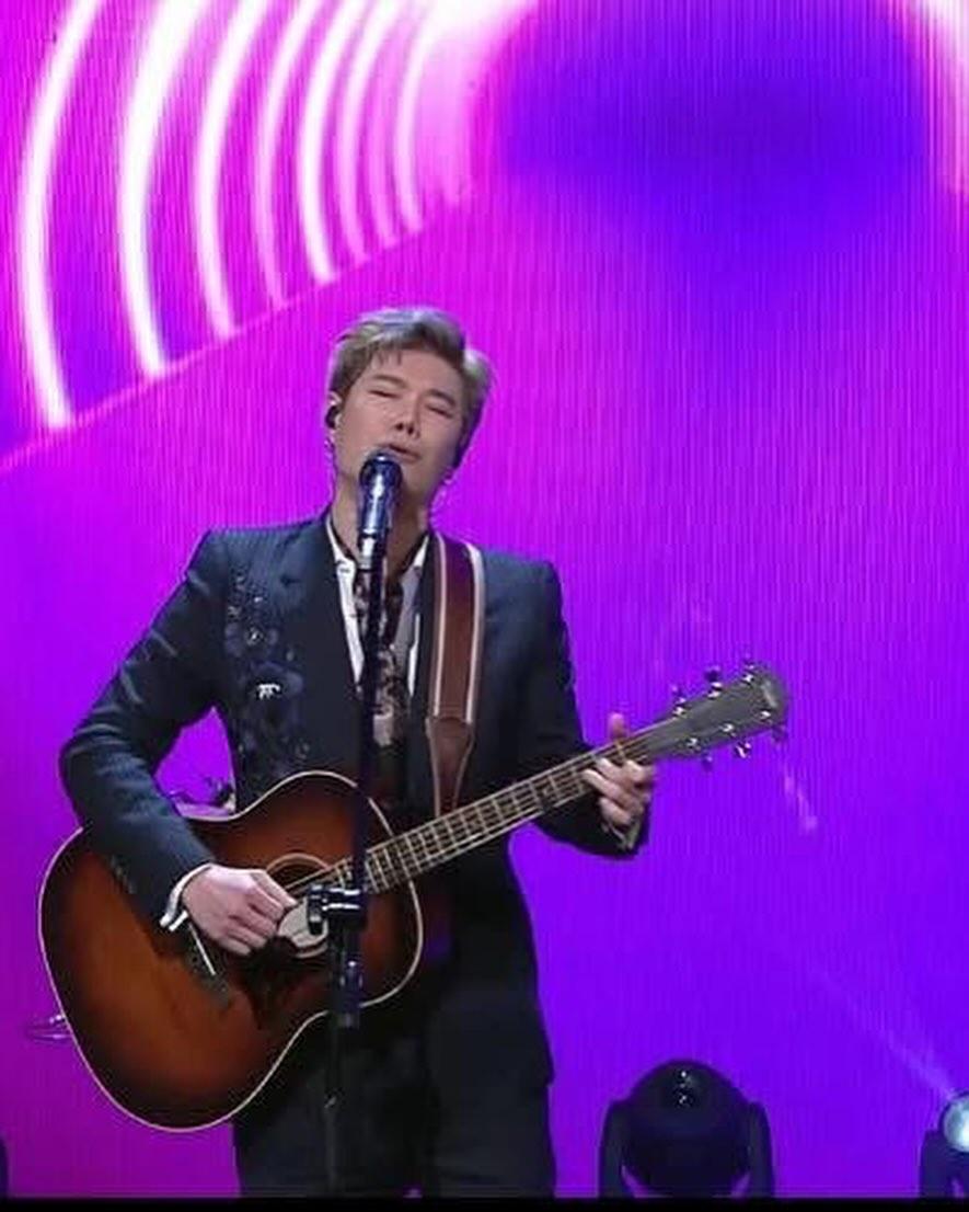 推出《深海》後,代表張與辰正式加盟廣東歌壇。