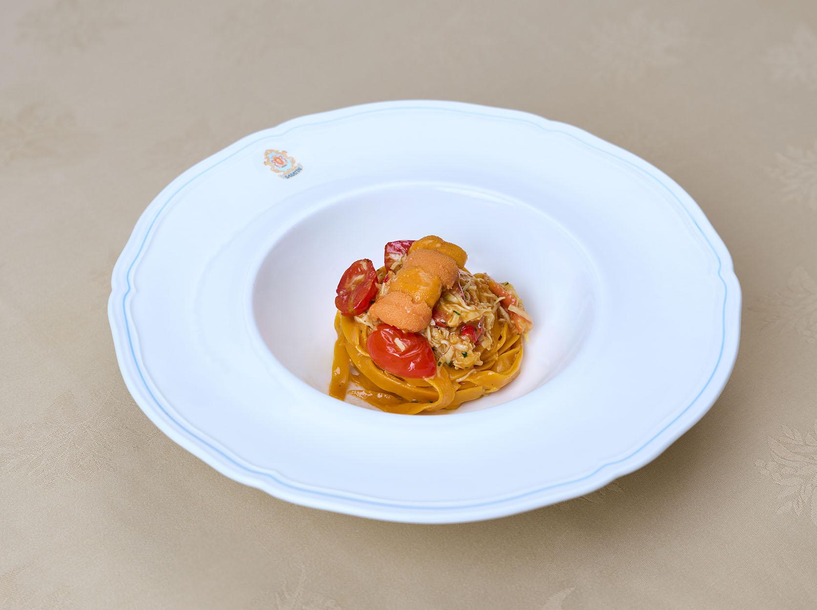 意大利闊條麵配蟹肉及海膽