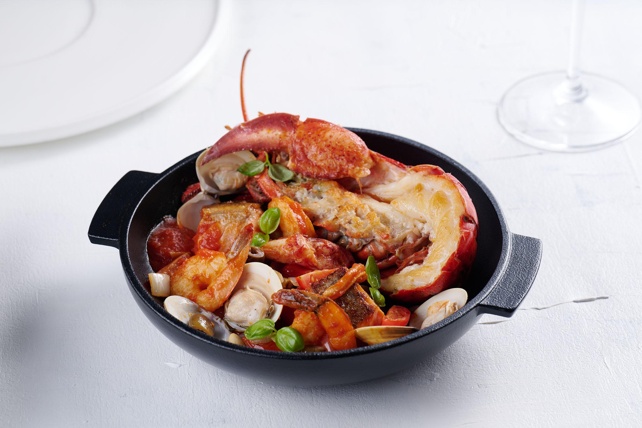 意式燴海鮮配鮮茄橄欖汁