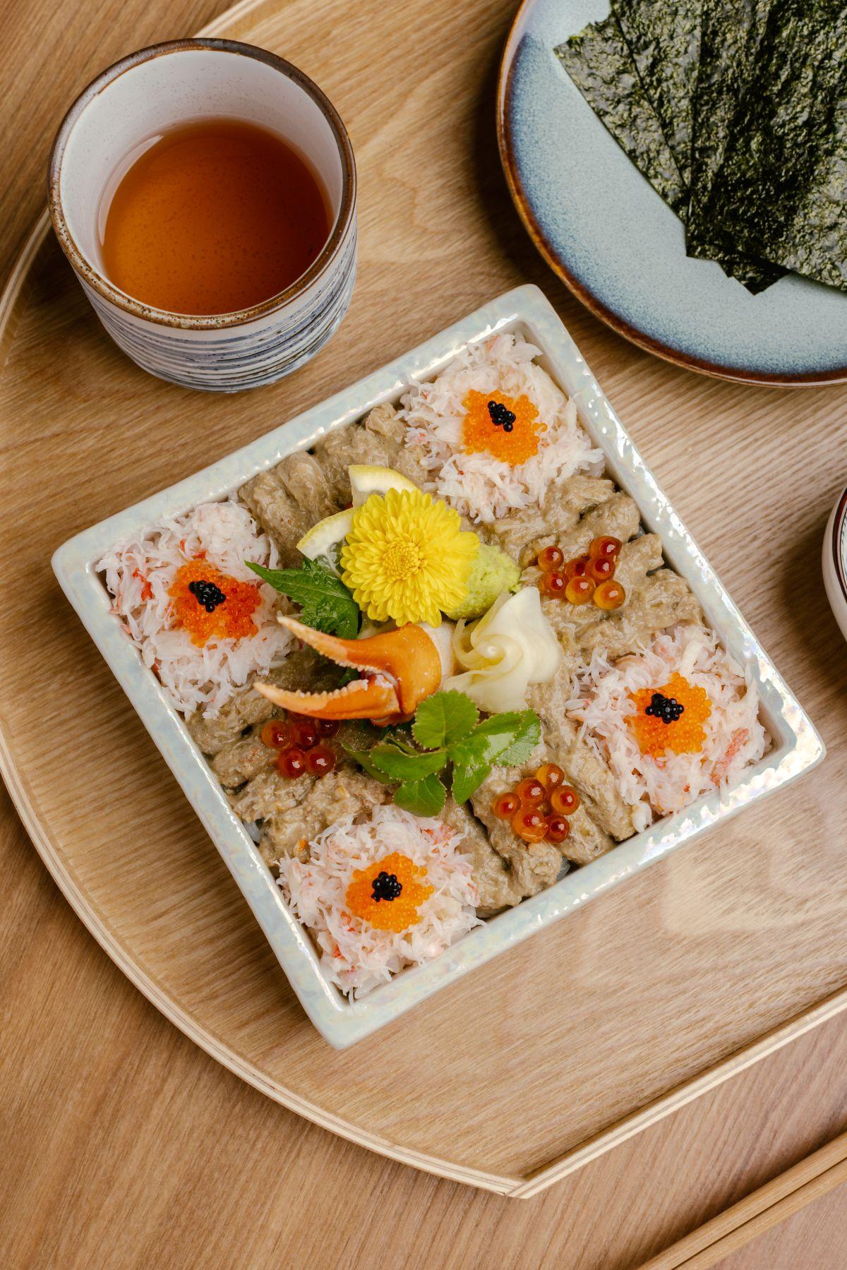 極上松葉蟹丼(松葉蟹膏、松葉蟹肉、松葉蟹鉗、蟹子)