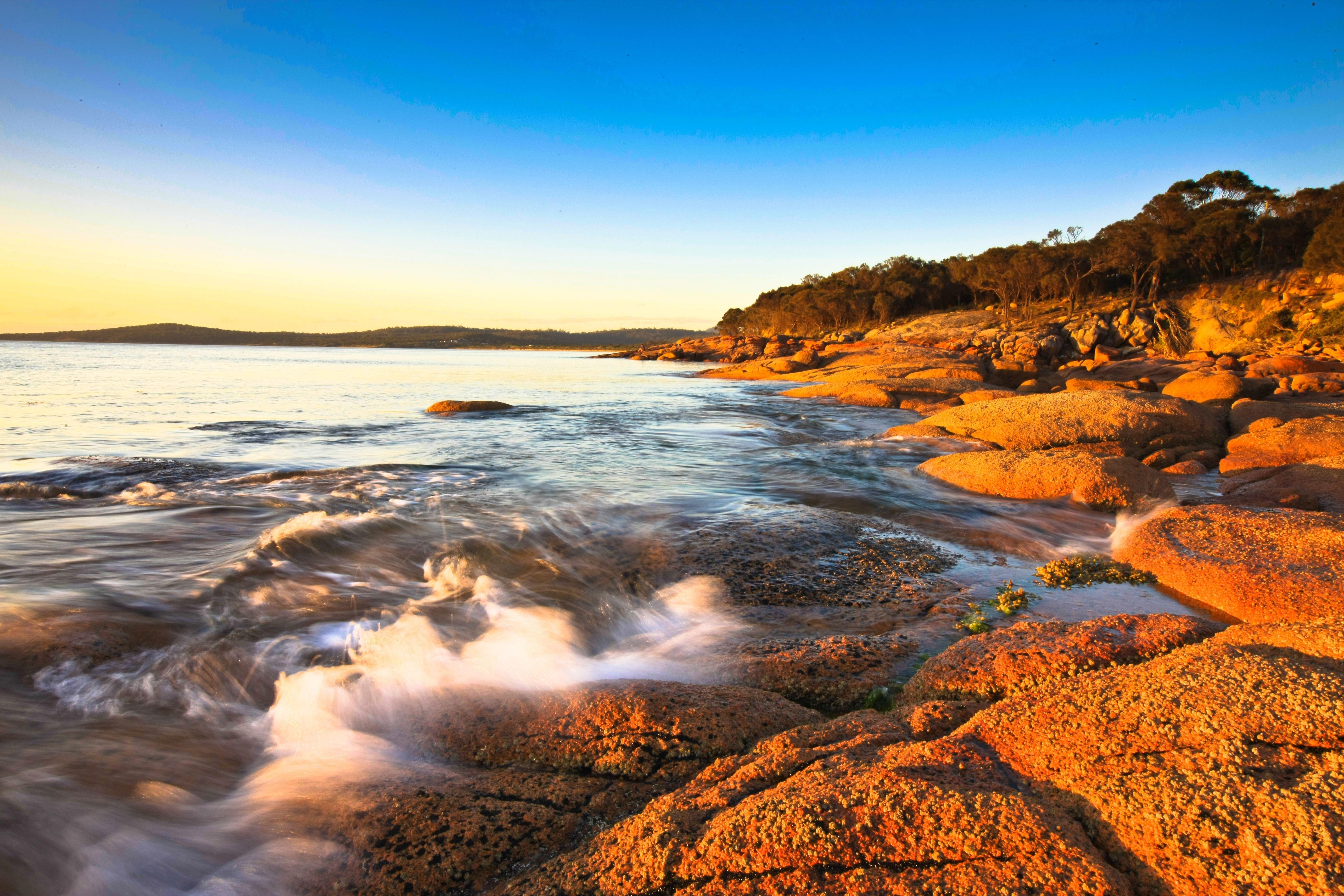 歌斯灣(Coles Bay)是塔斯曼尼亞最受歡迎的旅遊目的地之一,