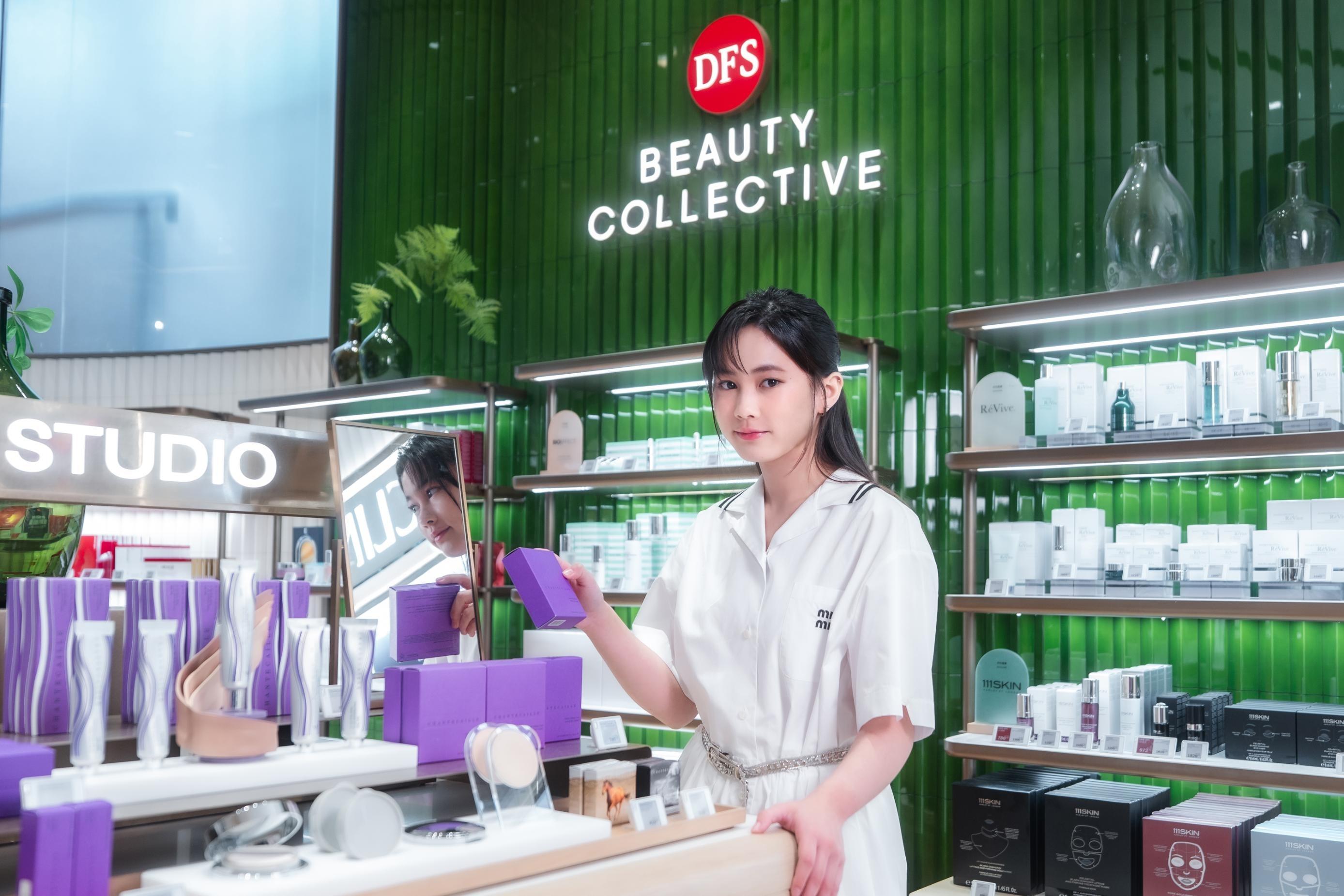 Dale一改搖滾帥氣形象,以一身純白仙氣造型示人