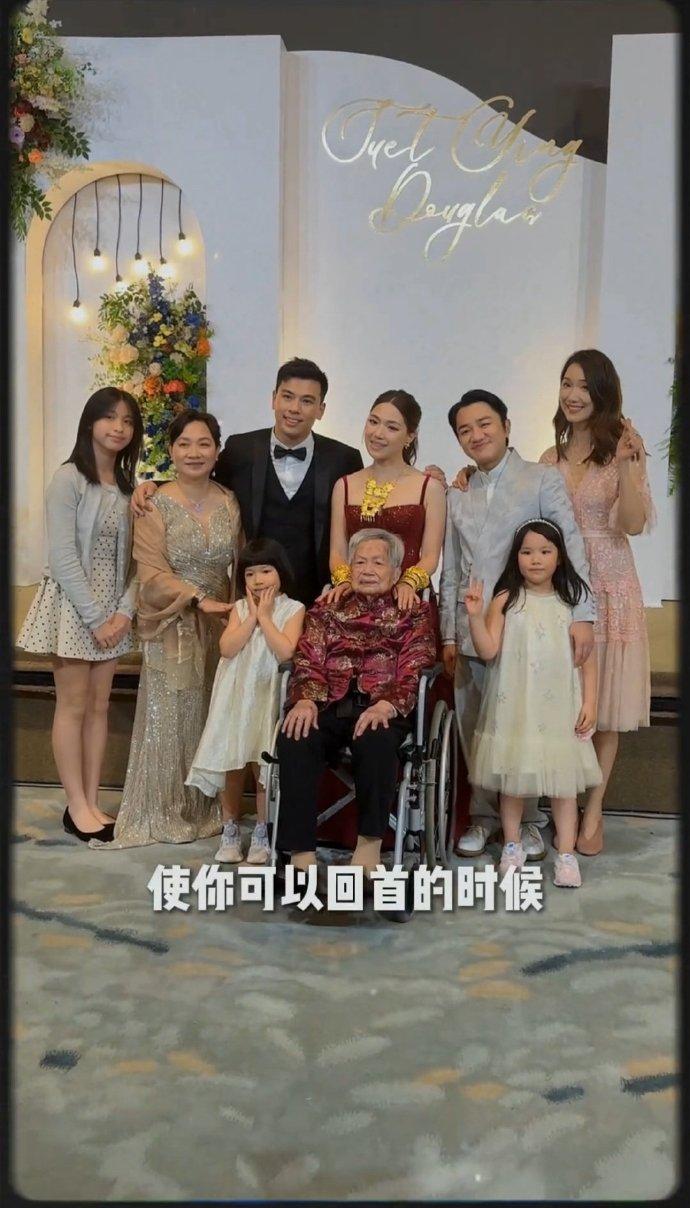 《放心》這首歌,是王祖藍特別送給妹妹大婚的禮物。