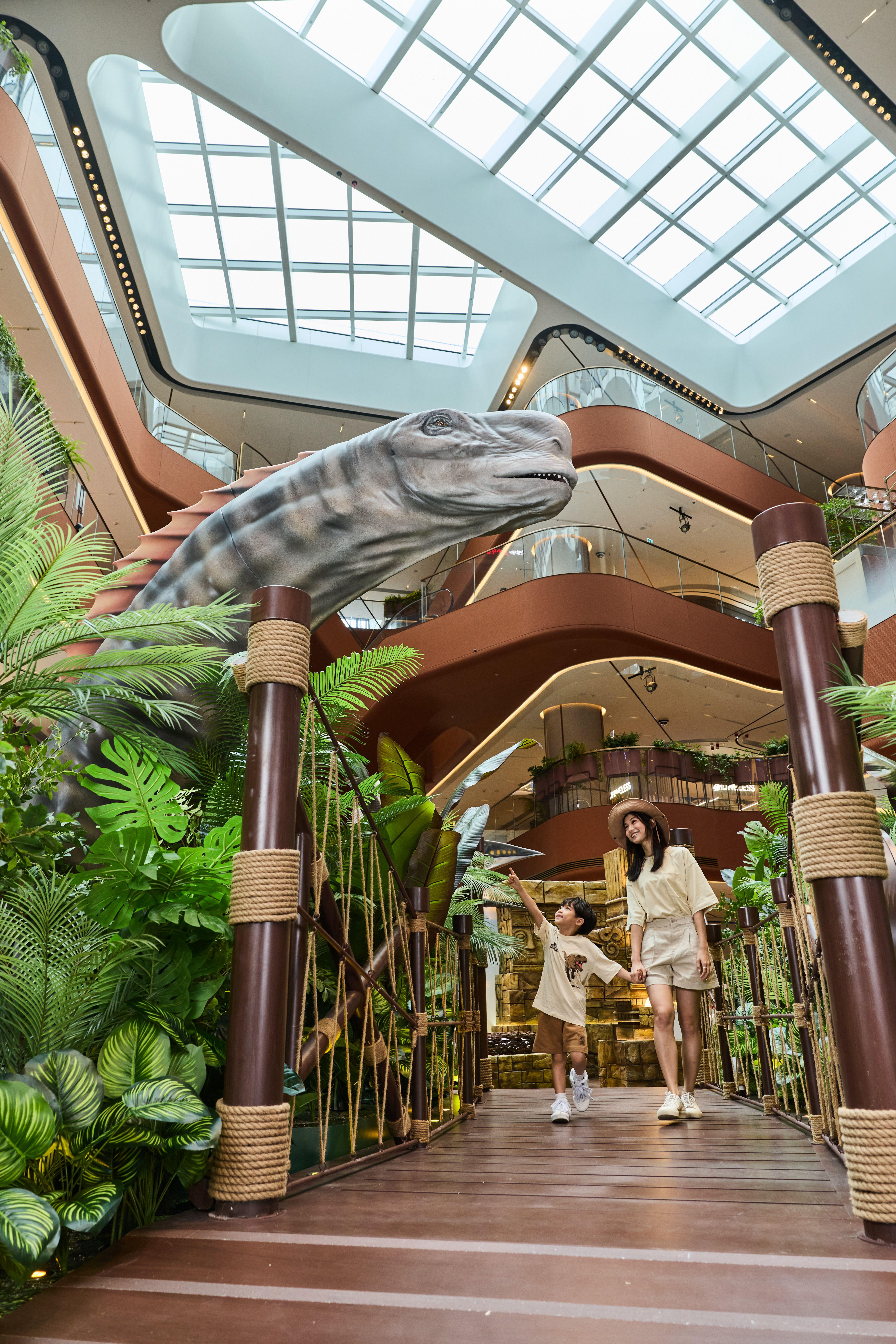 第一關卡「陸」場景:森林中的泰坦巨龍