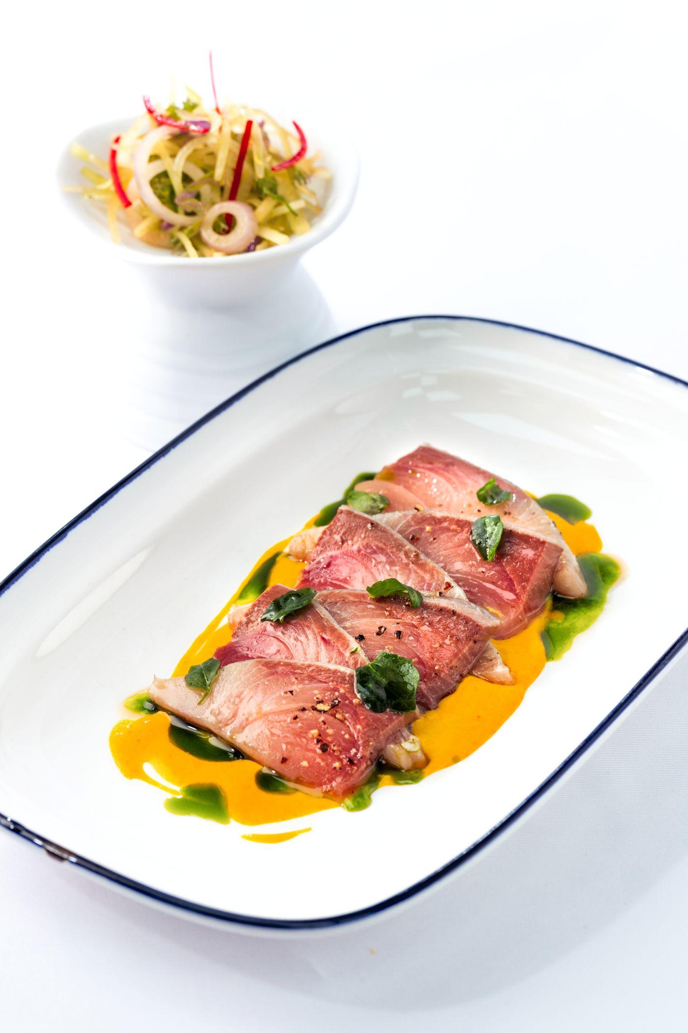 油甘魚沙律、薑油醋汁 ($128)魚油豐富,配搭爽脆紫椰菜、微辛蔥頭絲及清香芫茜,充滿夏日清新氣息。