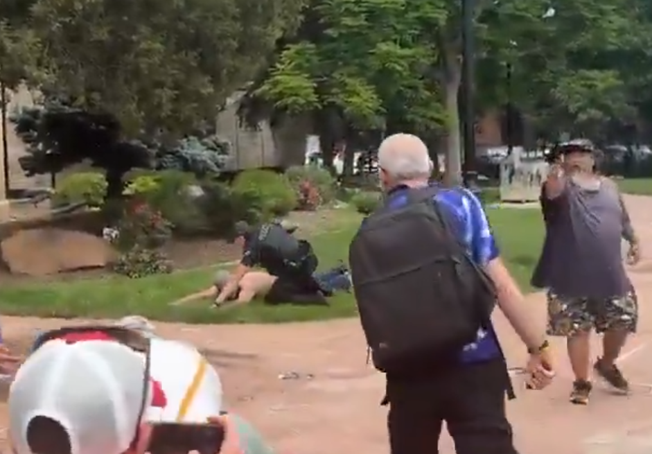 美國科羅拉多州博爾德市(Boulder)發生針對親以色列團體的襲擊事件,造成至少6人受傷,當局拘捕一名45歲男疑犯。(網上圖片/影片截圖)