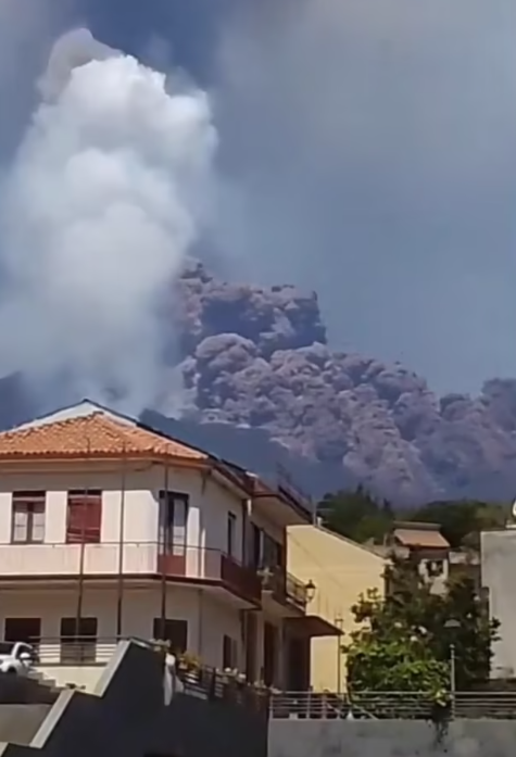 埃特納火山爆發。(路透社、互聯網)