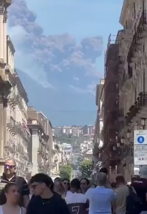 埃特納火山爆發。(路透社、互聯網)