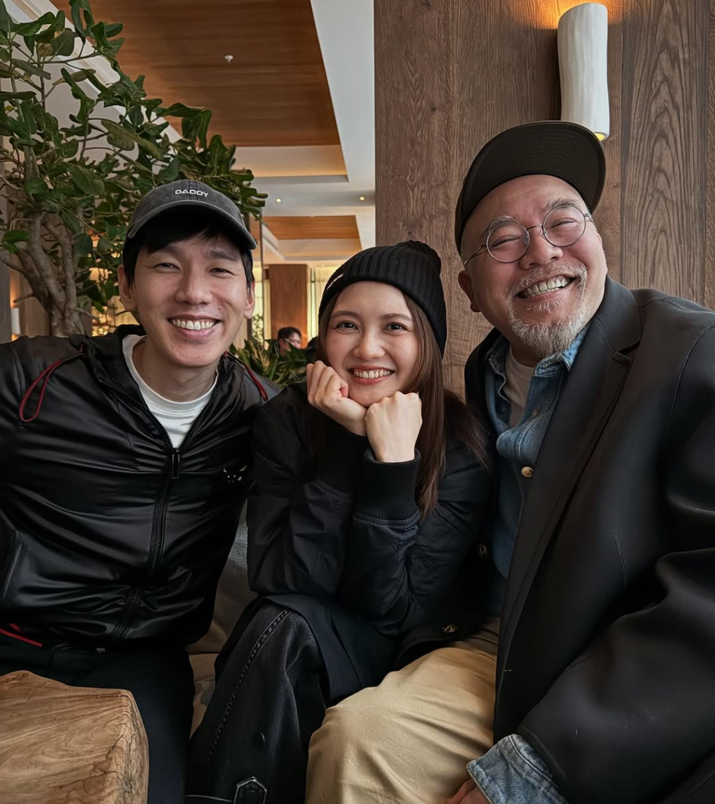 林奕匡在英國拍MV不忘跟黃妍及Wyman見面。