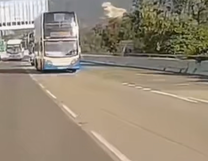 (@fb 車cam L香港群組 影片截圖)