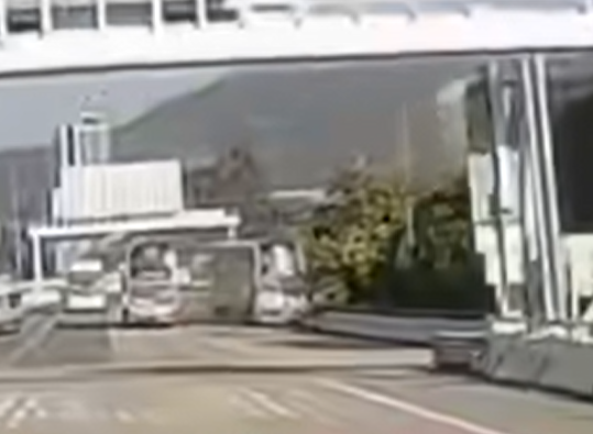 (@fb 車cam L香港群組 影片截圖)