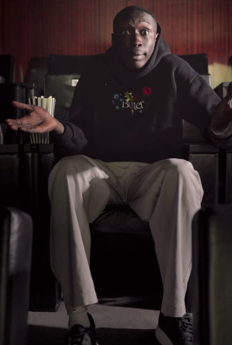 拉梅因這招牌表情及手勢紅遍全球。(互聯網)