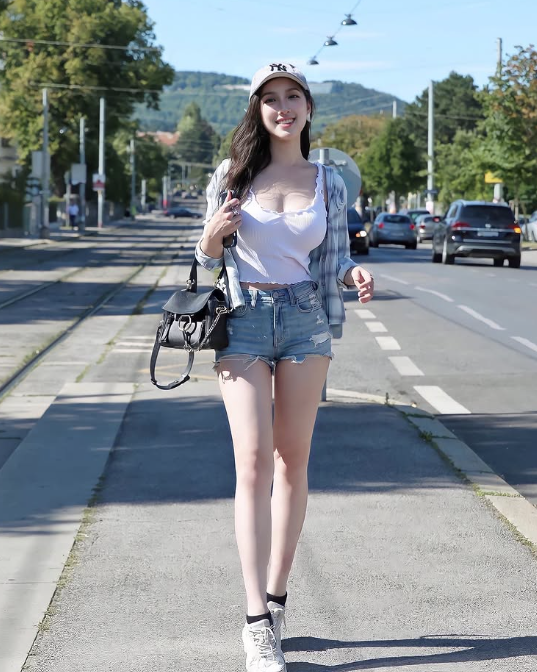 Hedy 海兒(IG:hedy_hoiyi)