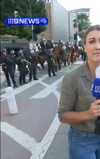 洛杉磯衝突|澳洲女記者站在警員前做直播無端遭開槍 橡膠彈中腳(有片)
